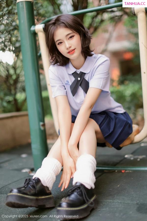   [XiuRen]高清写真图 2025.03.07 No.9985 小橘子orange 美腿性感第11张图片
